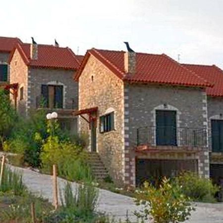 All Seasons Πέτρινες Παραδοσιακές Κατοικίες กาลาวริตา ภายนอก รูปภาพ