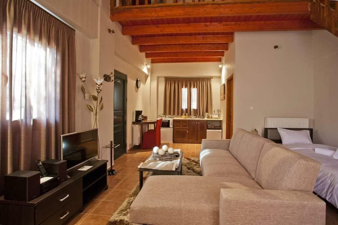 All Seasons Πέτρινες Παραδοσιακές Κατοικίες กาลาวริตา ภายนอก รูปภาพ