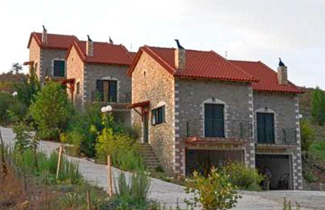 All Seasons Πέτρινες Παραδοσιακές Κατοικίες กาลาวริตา ภายนอก รูปภาพ