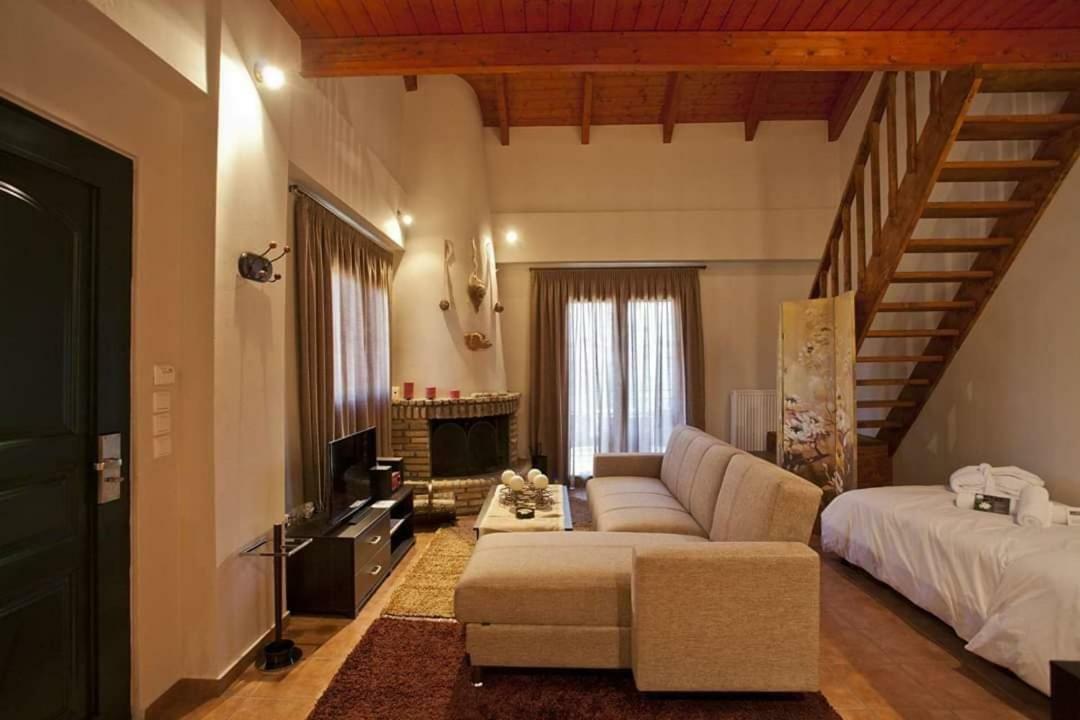 All Seasons Πέτρινες Παραδοσιακές Κατοικίες กาลาวริตา ภายนอก รูปภาพ